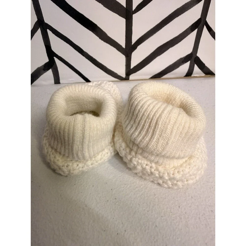 White Bear Knit Newborn Sock Booties Adorable Unisex Baby 0-3 Months